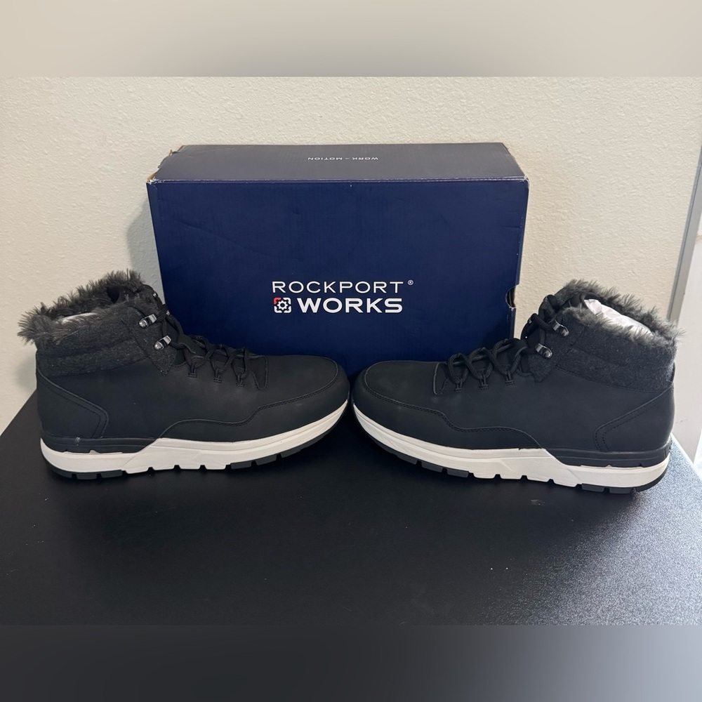 New size 9.5M women’s Rockport® Works Pulse Tech Work